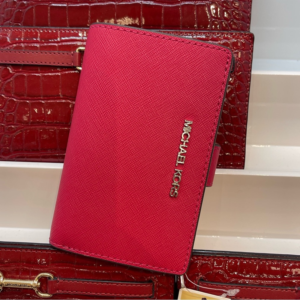 MICHAEL KORS Medium Saffiano Leather Bifold ZP CN Wallet
COLOR DK RASPBERRY
NWT - Picture 6 of 16
